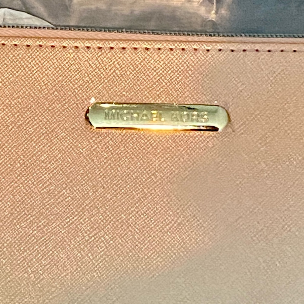New Michael Kors Gold Wonderlust Cosmetic Pouch - Picture 2 of 5
